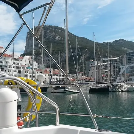 Botel Meander K *